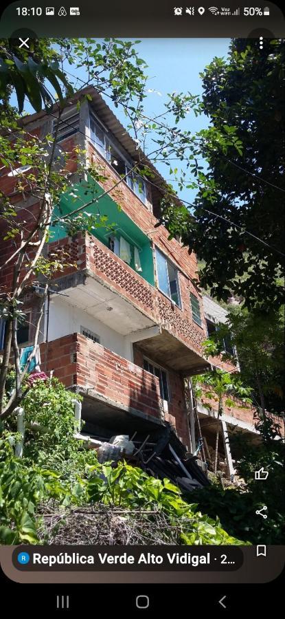 Favela Suite Quartos Camas Quitinetes Para Rapazes Alto Vidigal Rio de Janeiro Exterior photo